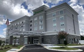 Holiday Inn & Suites - Fayetteville W-Fort Bragg Area By Ihg